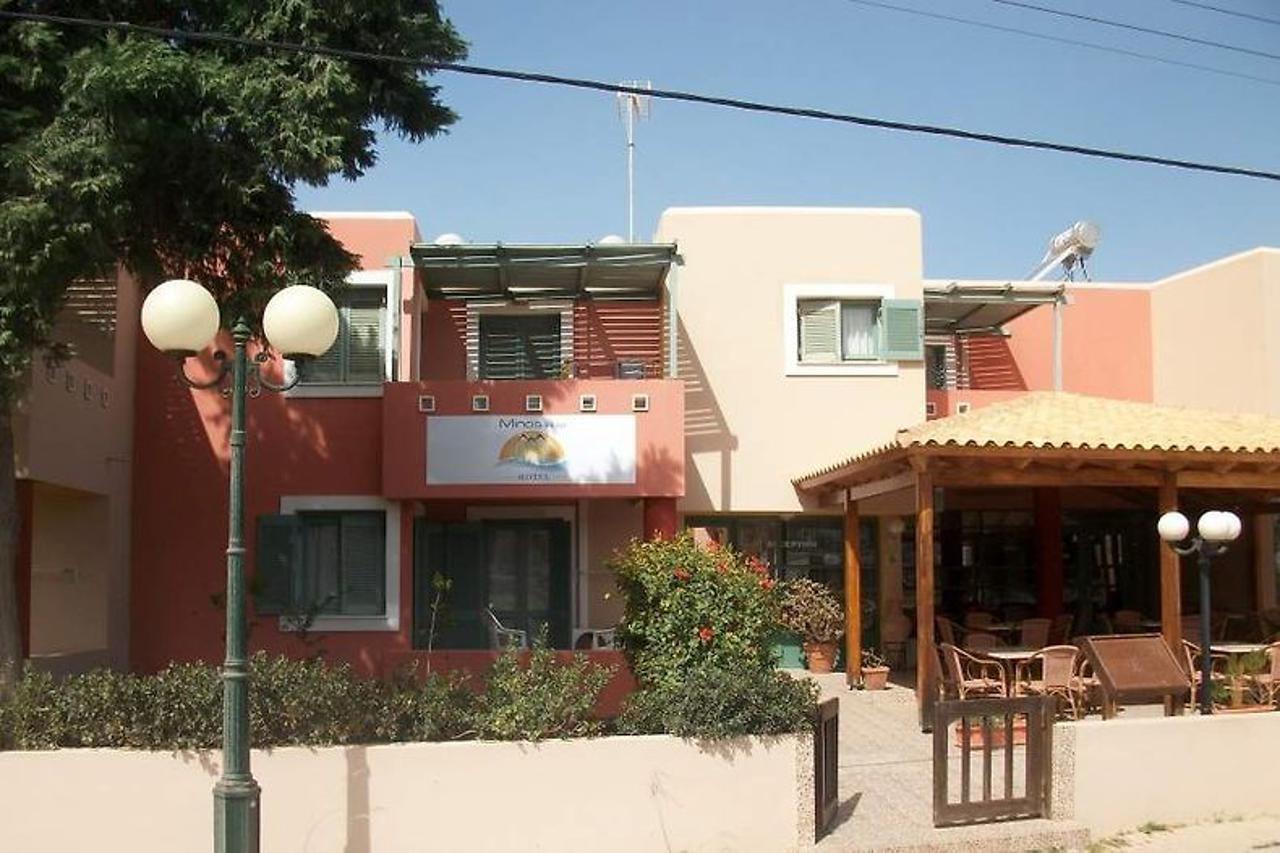 Minos Bay Appartement *